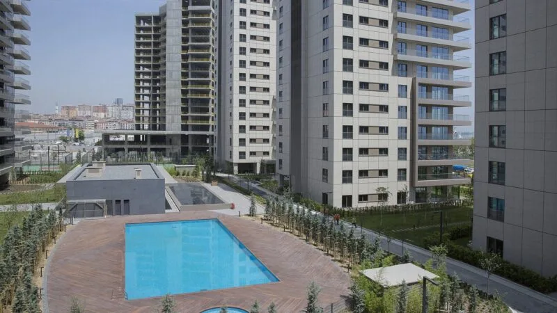Istanbul Bakirkoy apartment compound with sea views exterior