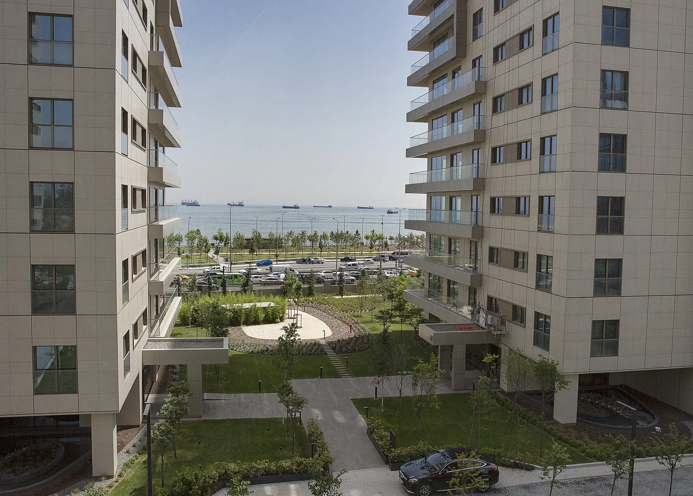 Istanbul Bakirkoy apartment compound with sea views exterior
