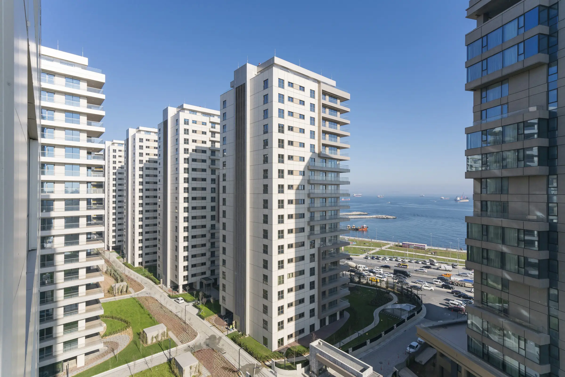 Istanbul Bakirkoy apartment compound with sea views exterior