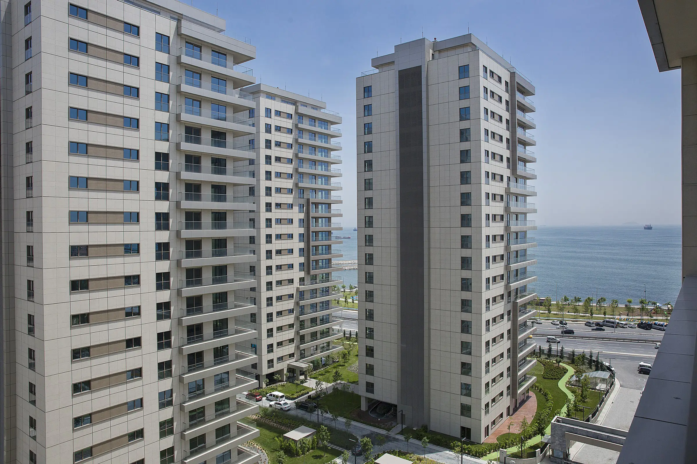 Istanbul Bakirkoy apartment compound with sea views exterior