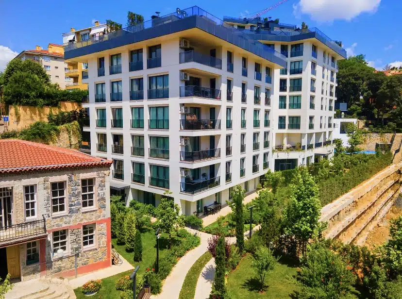 Uskudar Bosphorous view compound in Historic Cengelkoy