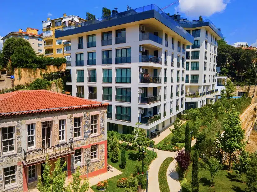 Uskudar Bosphorous view compound in Historic Cengelkoy