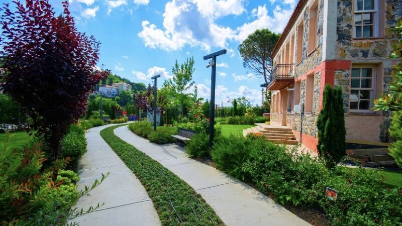 Uskudar Bosphorous view compound in Historic Cengelkoy