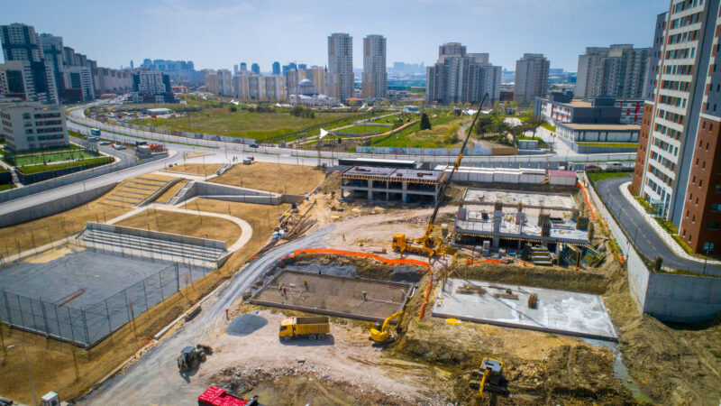 Townhouses in green Bahcesehir