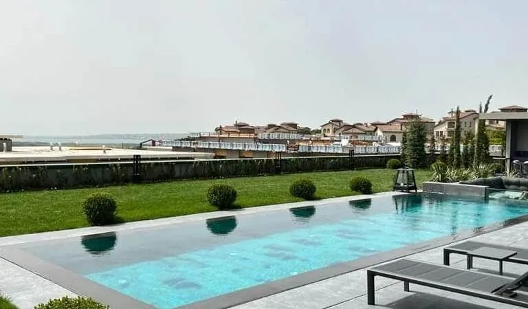 Luxury villas in the villa suburb of Istanbul