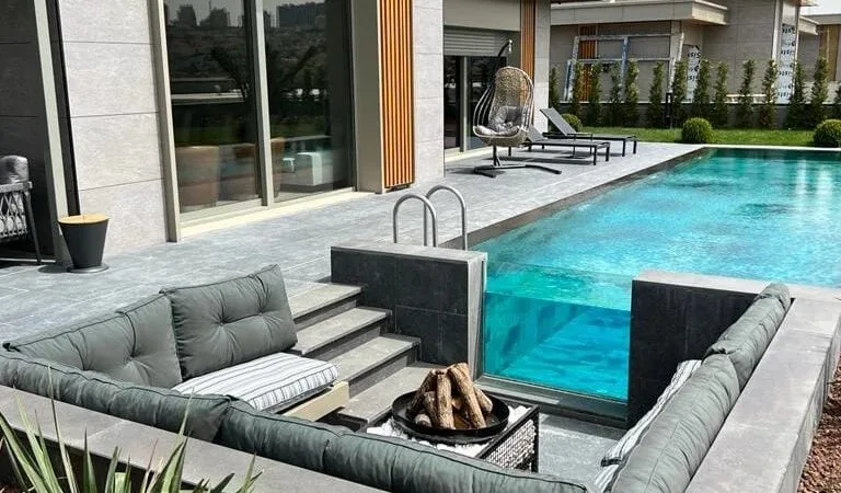 Luxury villas in the villa suburb of Istanbul