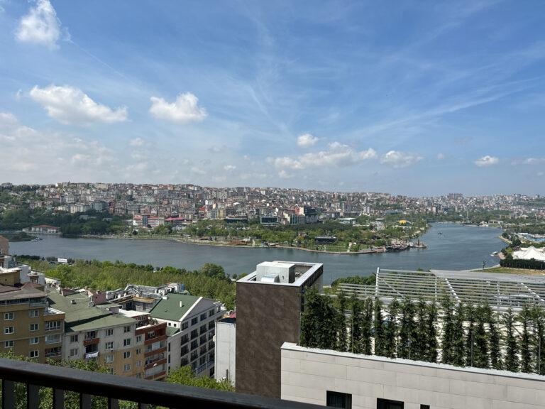 A large scale project with panoramic Halic river views, plenty of facilities, and walking distance to the new Halic Port project.