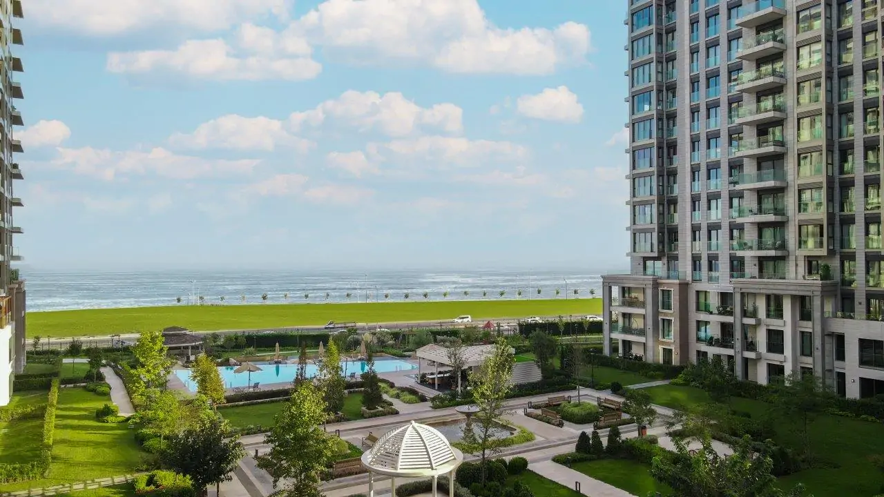 Investment apartments at Istanbul’s premier sea front apartment complex