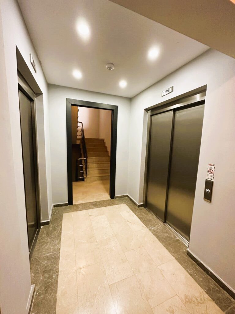 Apartments directly behind the business zone in Levent