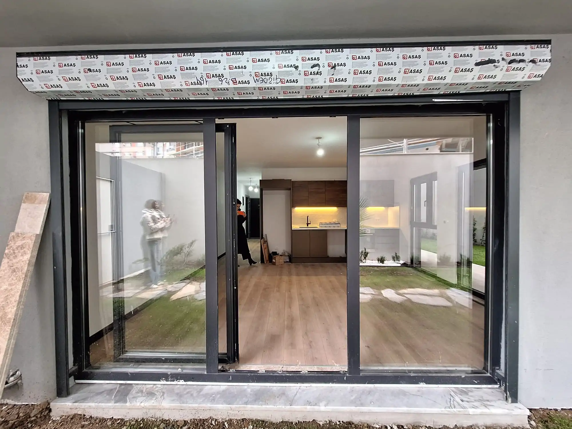 Exit to garden from living room
