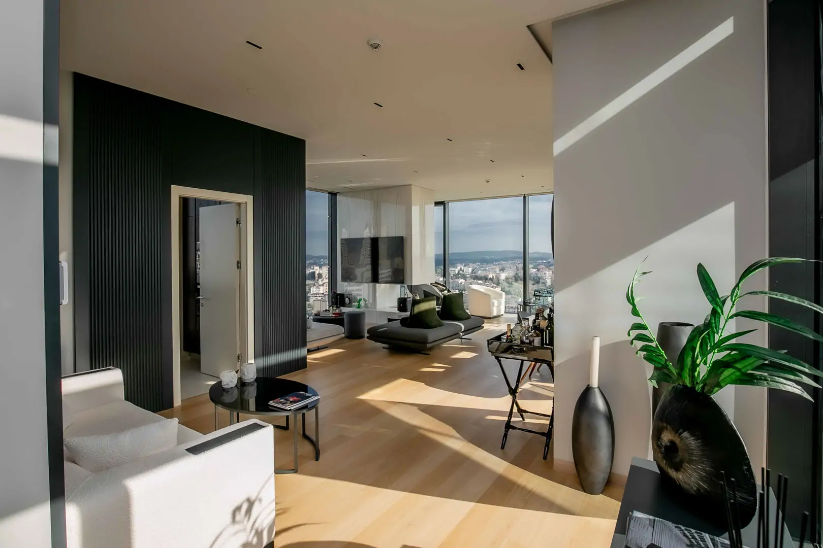 Exclusive Apartment with Panoramic Bosphorus Views from a Luxury Skyscraper in Besiktas