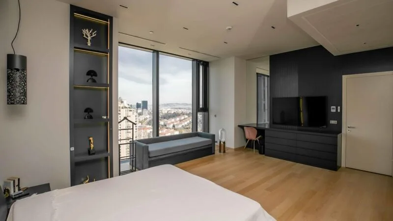 Exclusive Apartment with Panoramic Bosphorus Views from a Luxury Skyscraper in Besiktas