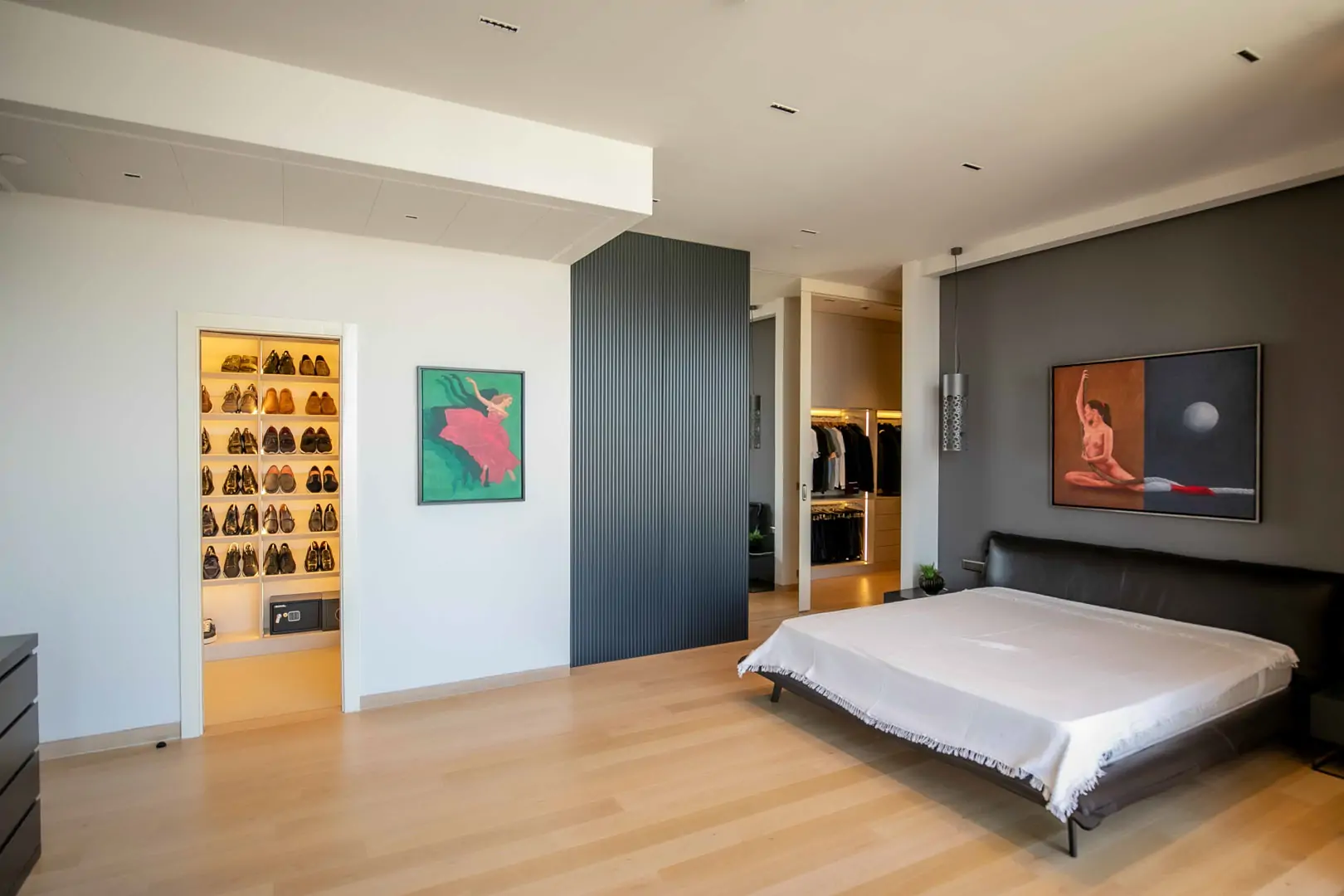 Exclusive Apartment with Panoramic Bosphorus Views from a Luxury Skyscraper in Besiktas