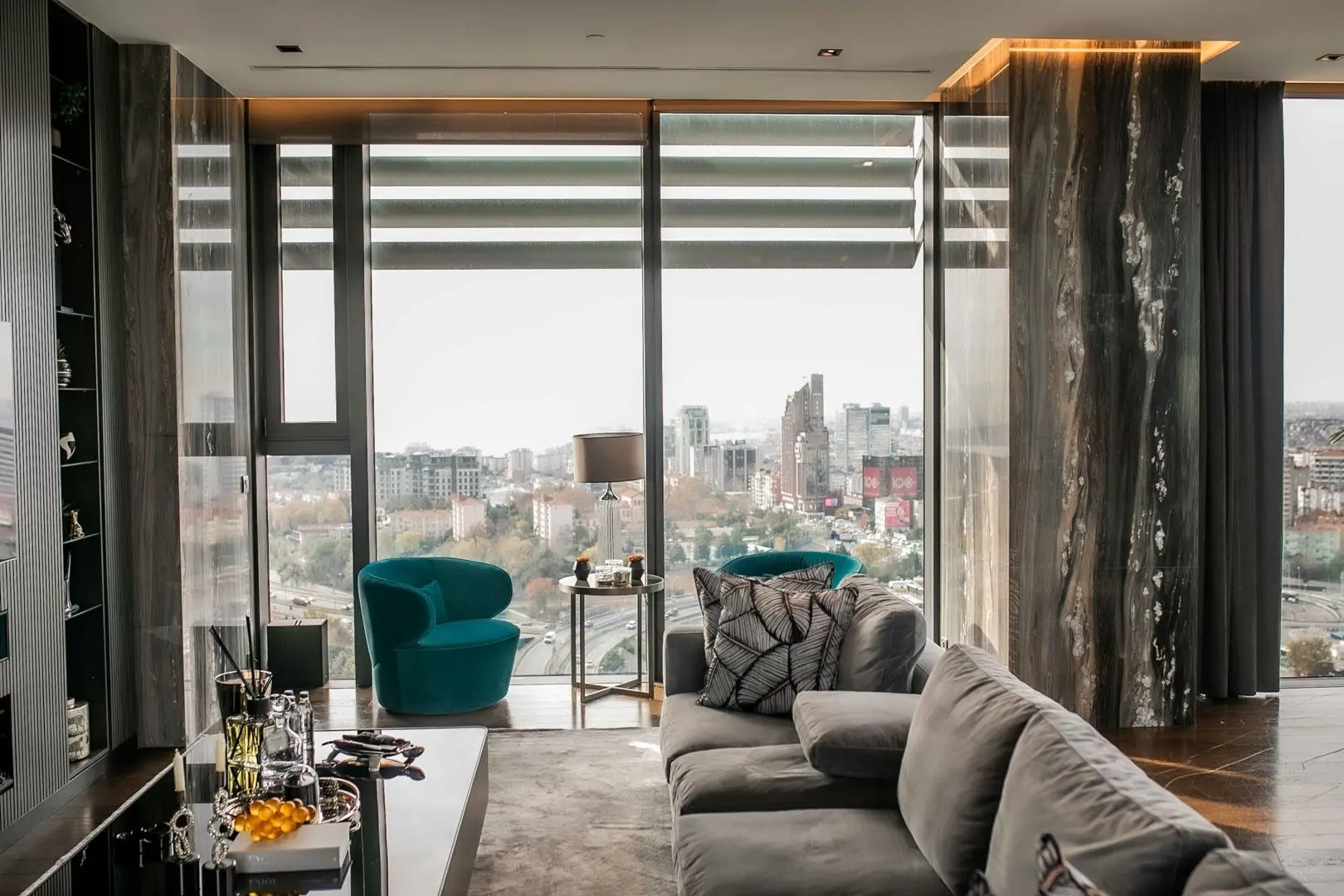 Exclusive Apartment with Panoramic Bosphorus Views from a Luxury Skyscraper in Besiktas