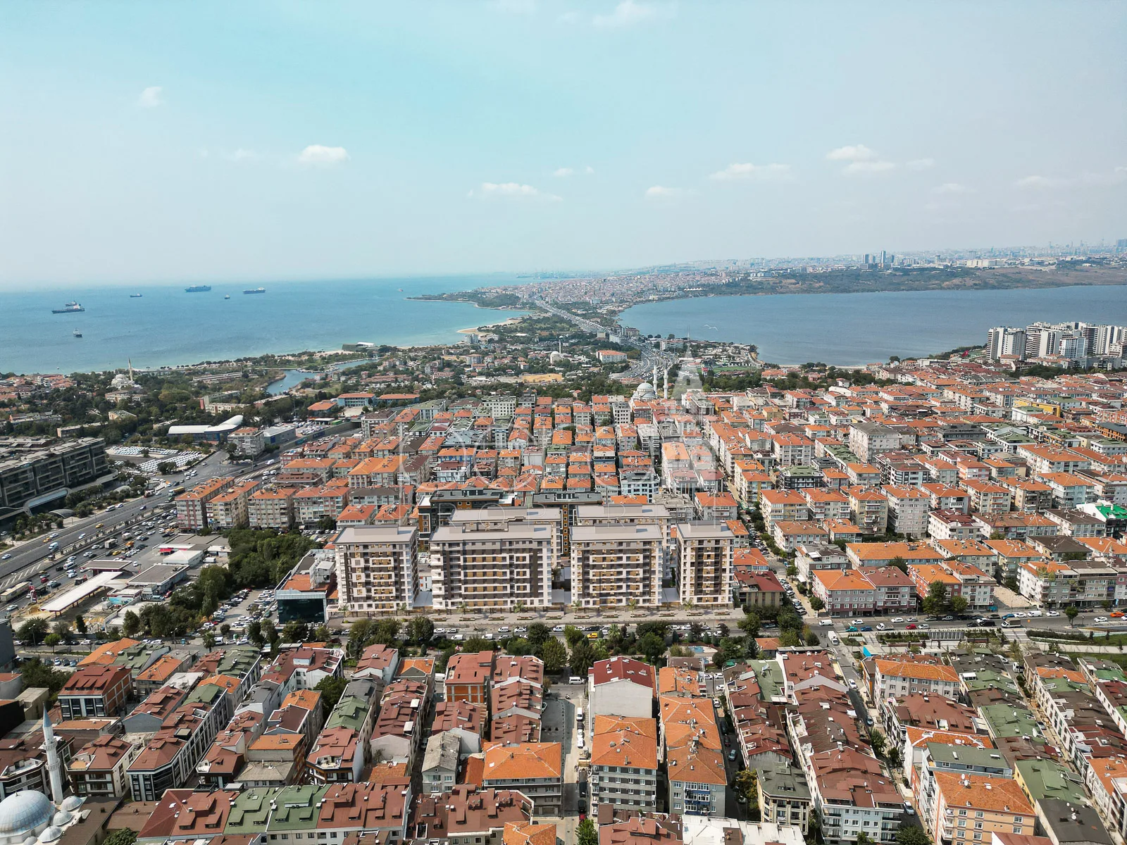 Kucukcekmece lake view apartment residence