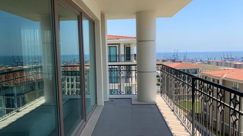 Top-Floor 3-Bedroom Sea View Apartment at Deniz Istanbul
